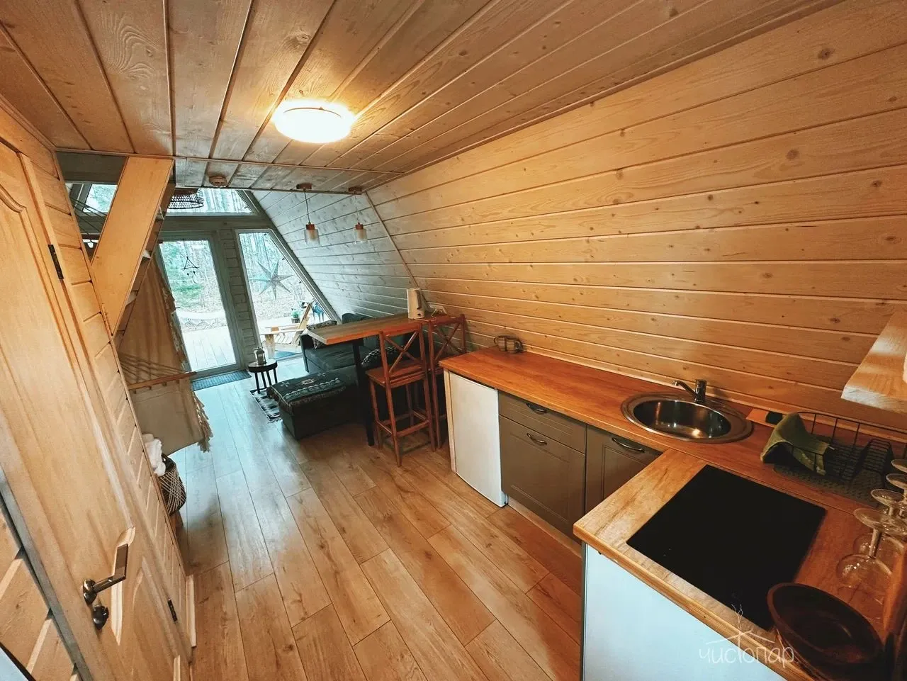 DEEP LAKE HOUSE - фотография DEEP LAKE HOUSE