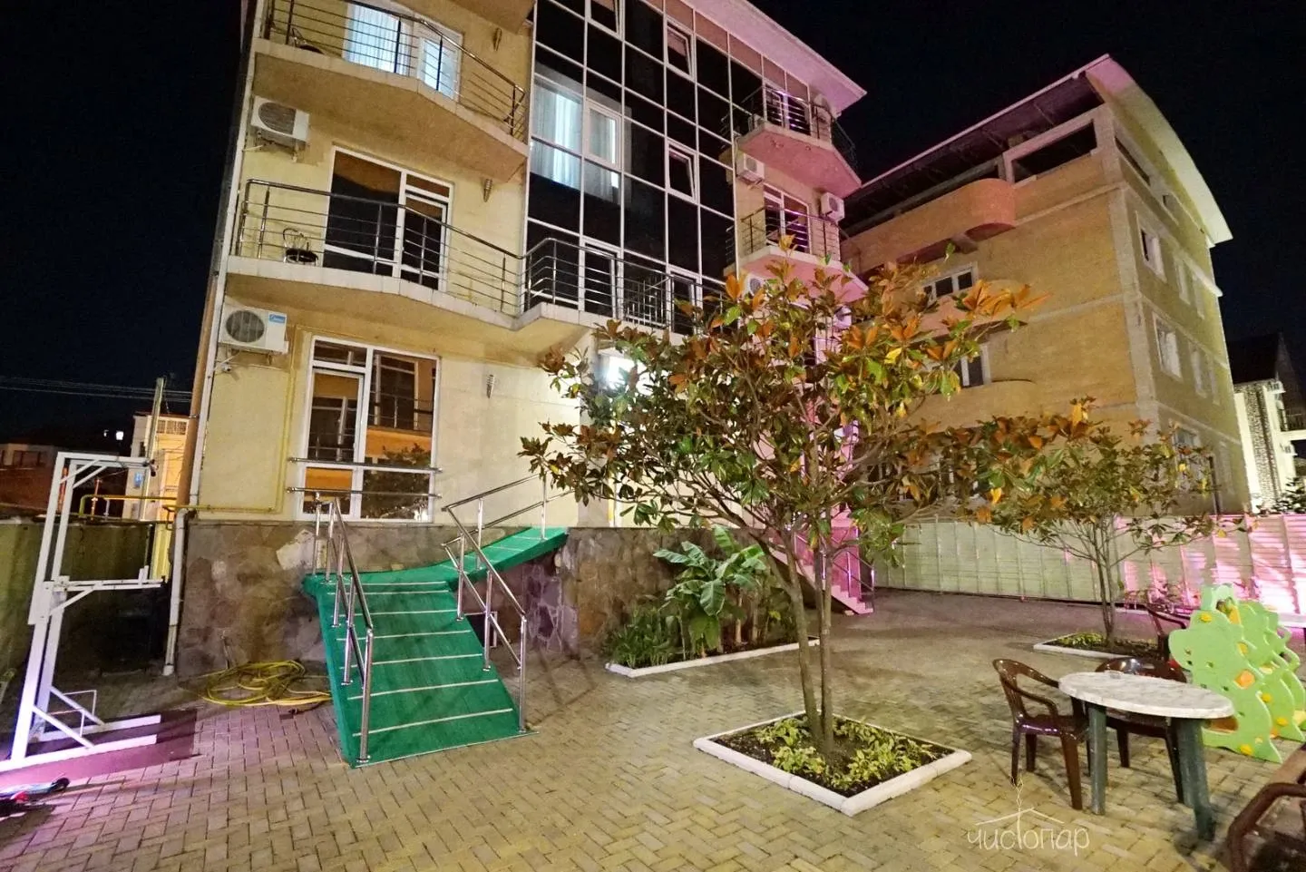 Villa Gold