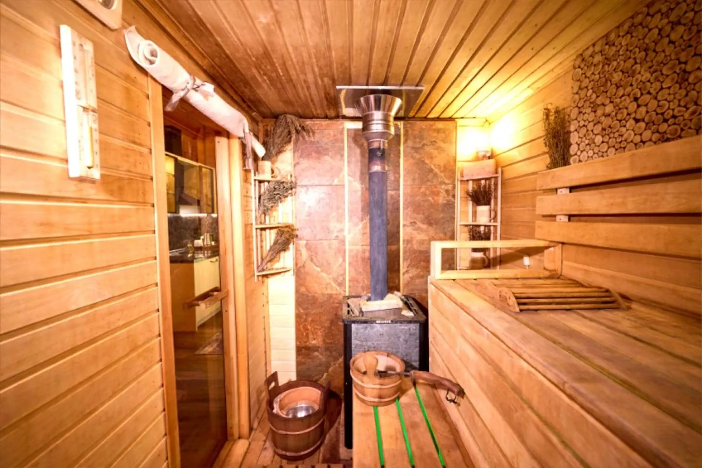 tariff Аренда бани на дровах с крытой верандой