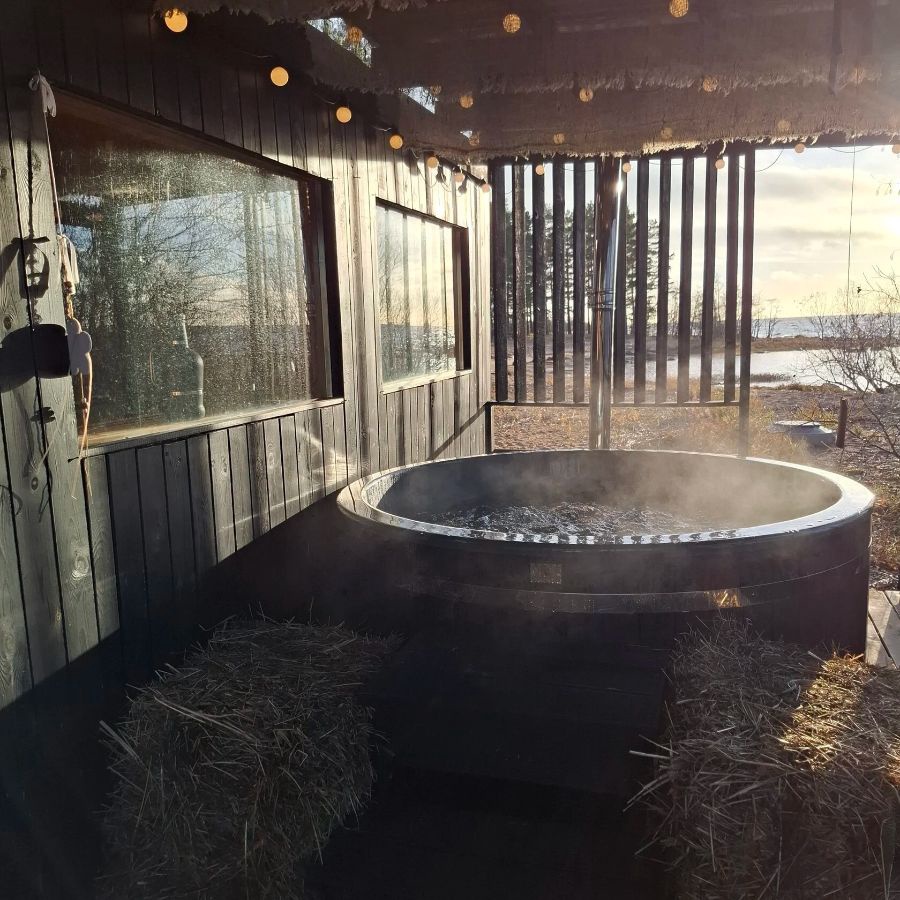 tariff Комплекс с финской сауной и горячей купелью с аэромассажем на берегу Ладоги