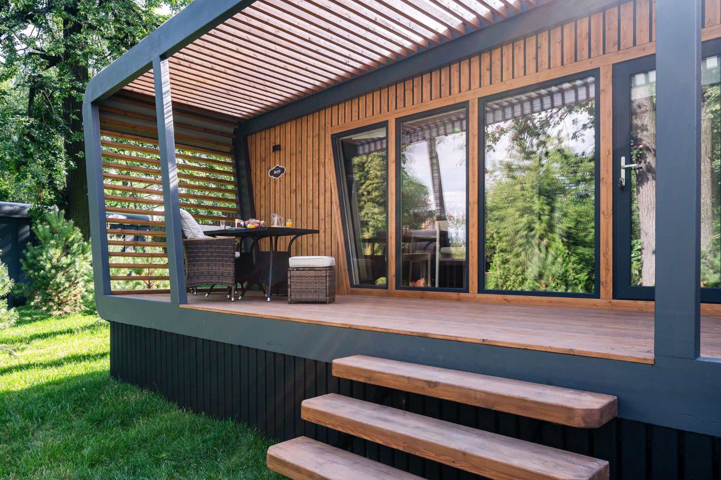 tariff ДОМИК "ЛОДЖ C ДВУМЯ СПАЛЬНЯМИ"